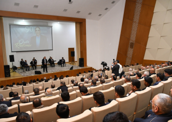 Xalq artisti Qədir Rüstəmov 90 il