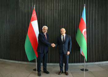 Mikayıl Cabbarov Oman Sultanlığının iqtisadiyyat naziri ilə görüşüb