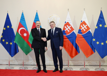 İlham Əliyev Slovakiyanın Baş naziri ilə görüşüb