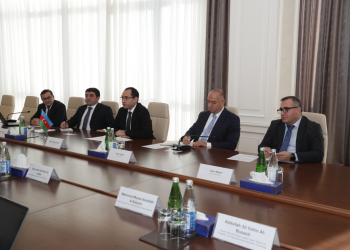 Məcnun Məmmədov Oman Sultanlığının naziri ilə görüşüb