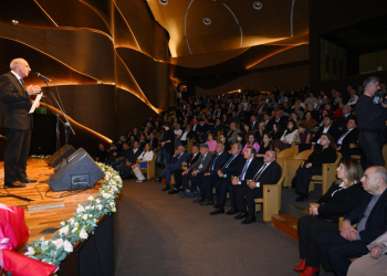 Xalq artisti Qədir Rüstəmov 90 il