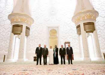 Leyla Əliyeva Əbu-Dabidə Şeyx Zayed məscidini ziyarət edib