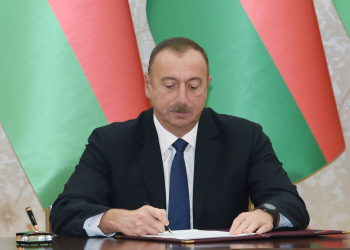 Dövlət Xidmətinin hərbi qulluqçuları və mülki işçiləri təltif ediliblər