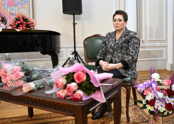 Xalq yazıçısı Elmira Axundovanın yaradıcılıq gecəsi keçirilib