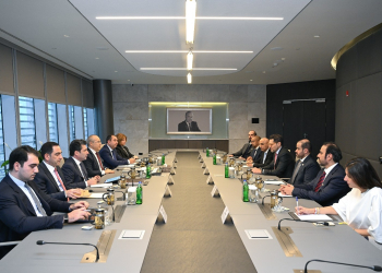 Əbu-Dabi Əmirliyinin Bələdiyyələr və Nəqliyyat Departamentinin sədri ilə görüş keçirilib