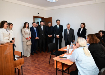 Millət vəkilləri və incəsənət xadimləri attestasiya prosesini müşahidə ediblər